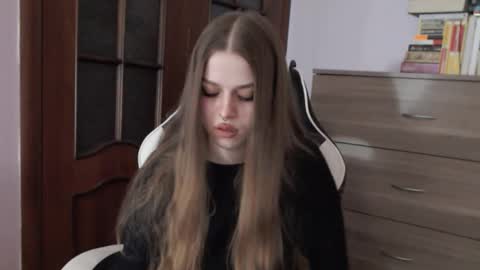 Lily online show from 11-09-25, 02:10