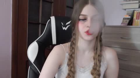 Lily online show from 11-19-25, 02:11