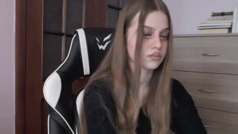 Lily online show from 04-11-26, 02:49