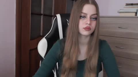 Lily online show from 04-15-26, 02:18