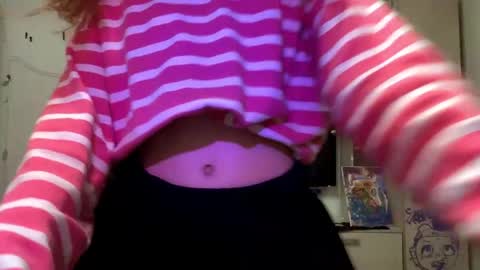Snapshot of redheadcatxd chatting on 04-21-26, 10:34 Eva online show from 04-21-26, 10:34