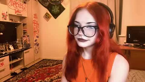 Snapshot of redheadcatxd chatting on 05-14-26, 10:27 Eva online show from 05-14-26, 10:27