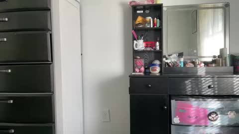 Redheaded Fox online show from 03-11-25, 01:01