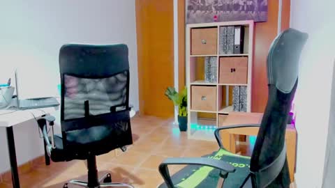 Snapshot of redskyxxx_ chatting on 01-14-25, 11:31 Sofia online show from 01-14-25, 11:31