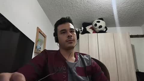 Snapshot of redsoul951869 chatting on 09-19-25, 04:14 RedsoulReaver online show from 09-19-25, 04:14