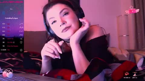 Snapshot of redyari chatting on 01-03-25, 10:19 Red online show from 01-03-25, 10:19