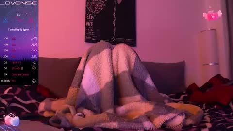 Snapshot of redyari chatting on 01-19-25, 01:43 Red online show from 01-19-25, 01:43