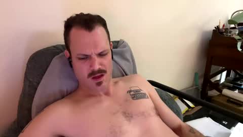 Snapshot of reed_thomas chatting on 02-02-25, 06:37 Reed Thomas online show from 02-02-25, 06:37