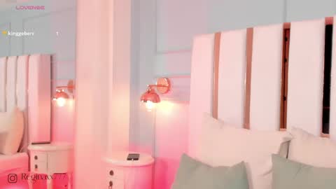 Snapshot of regina_noctixx chatting on 05-13-26, 05:16 Regina online show from 05-13-26, 05:16