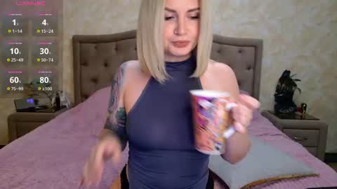 Snapshot of regina_zbarskaya chatting on 06-17-26, 08:43 Regina online show from 06-17-26, 08:43