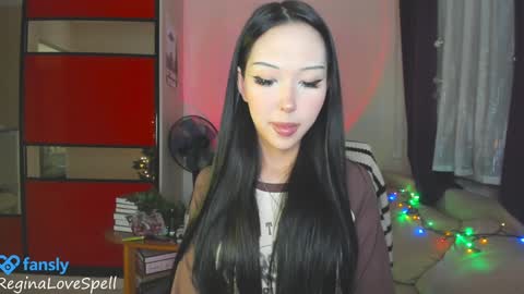 Snapshot of reginainspace chatting on 12-30-24, 01:15  Regina online show from 12-30-24, 01:15