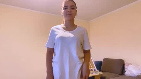 Snapshot of reginelawary chatting on 10-23-25, 01:21 Regin online show from 10-23-25, 01:21