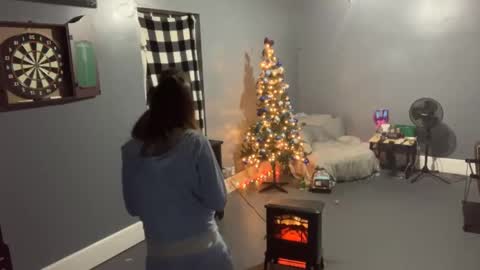 Snapshot of reighofsun98 chatting on 12-22-24, 11:52 SunshineSanchez online show from 12-22-24, 11:52