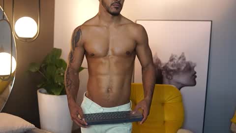 Reik online show from 11-25-25, 12:16