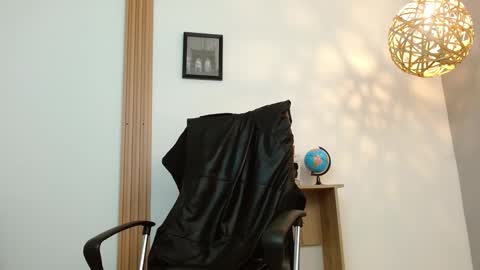   REIKO  online show from 01-29-25, 01:16