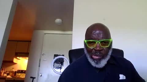 Snapshot of reikoveino chatting on 06-03-26, 06:35 reikoveino online show from 06-03-26, 06:35