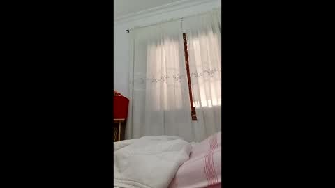 reina182193 online show from 05-17-26, 10:22
