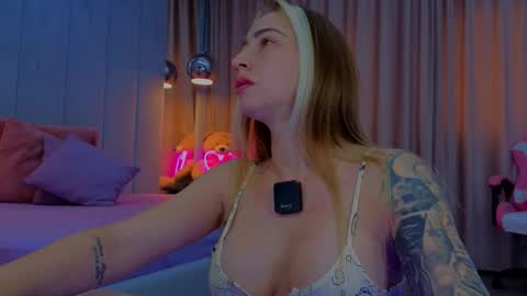 reina cummings online show from 10-15-25, 06:57