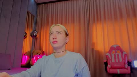 reina cummings online show from 11-17-25, 07:03