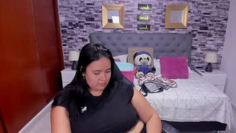 reina_loren online show from 05-23-26, 05:01