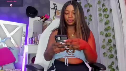 Snapshot of reina_love2 chatting on 01-22-25, 01:00 Reina online show from 01-22-25, 01:00