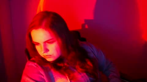 Reina online show from 12-21-25, 12:34