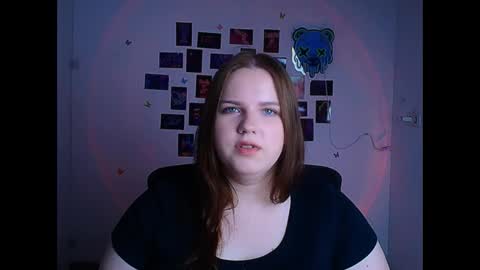 Reina online show from 04-30-26, 05:58