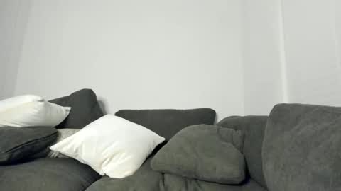 Snapshot of rejectbarbie chatting on 05-15-26, 06:20 Priscilla online show from 05-15-26, 06:20
