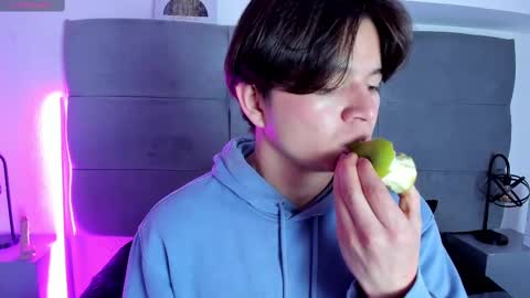 RemiBlythe online show from 02-23-25, 01:32