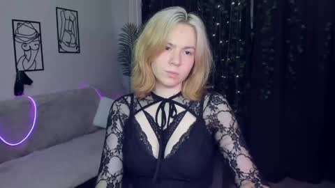 Snapshot of remipeach chatting on 05-08-26, 04:23 RemiPeach online show from 05-08-26, 04:23