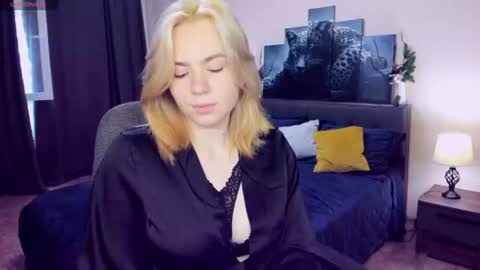Snapshot of remipeach chatting on 06-12-26, 04:06 RemiPeach online show from 06-12-26, 04:06