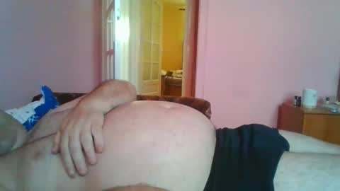 Snapshot of remus60 chatting on 11-06-25, 01:45 remus60 online show from 11-06-25, 01:45