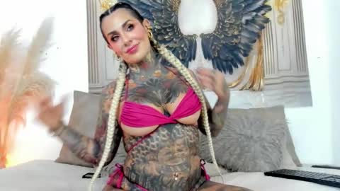 Laura online show from 09-19-25, 11:49