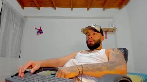 Rmy Steen online show from 06-10-26, 01:39