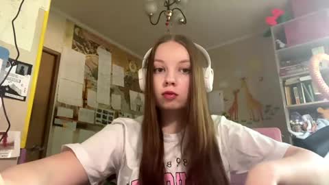 Snapshot of renaeorabuena chatting on 06-04-26, 08:20 Annabel online show from 06-04-26, 08:20