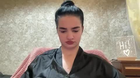 Snapshot of renata_a1 chatting on 10-17-25, 11:24 Renata online show from 10-17-25, 11:24