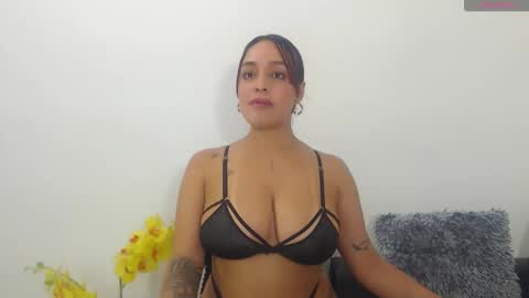 renatabrownn28 online show from 06-05-26, 06:42