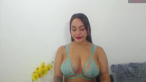 renatabrownn28 online show from 06-11-26, 05:27