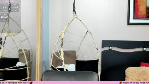 Snapshot of renataruiz_rr chatting on 02-28-25, 12:09 online show from 02-28-25, 12:09