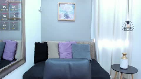 Snapshot of renataruiz_rr chatting on 03-08-25, 12:09 online show from 03-08-25, 12:09