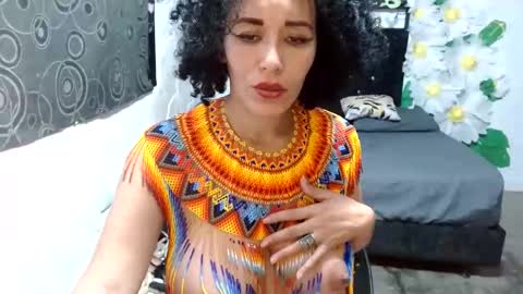 Snapshot of renattabecerra chatting on 01-14-25, 11:16 Renatta online show from 01-14-25, 11:16