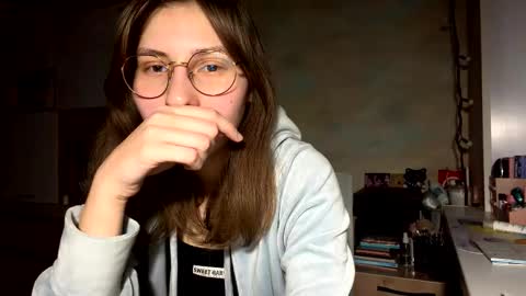 Mia online show from 02-11-26, 04:34