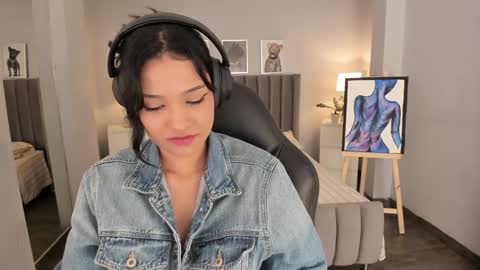 Snapshot of renee_shelby_ chatting on 12-04-24, 12:19 Renee Shelby online show from 12-04-24, 12:19