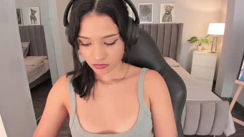 Snapshot of renee_shelby_ chatting on 12-09-24, 11:56 Renee Shelby online show from 12-09-24, 11:56