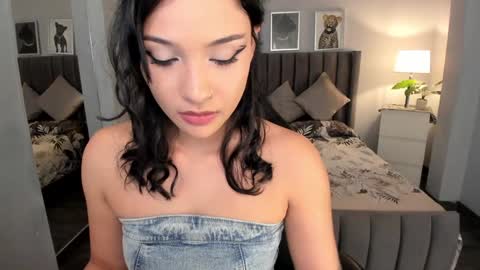 Snapshot of renee_shelby_ chatting on 01-06-25, 03:51 Renee Shelby online show from 01-06-25, 03:51