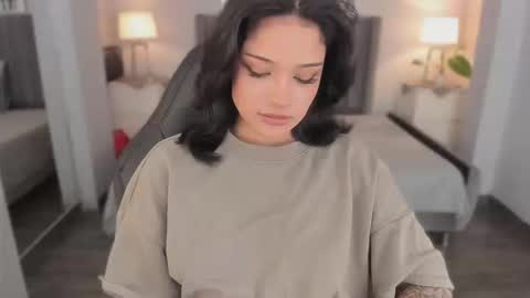 Snapshot of renee_shelby_ chatting on 09-11-25, 09:26 Renee Shelby online show from 09-11-25, 09:26