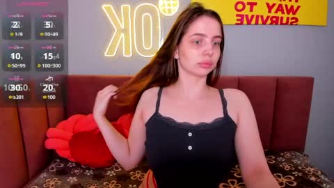 Snapshot of reneeblair chatting on 05-03-26, 01:44 reneeblair online show from 05-03-26, 01:44