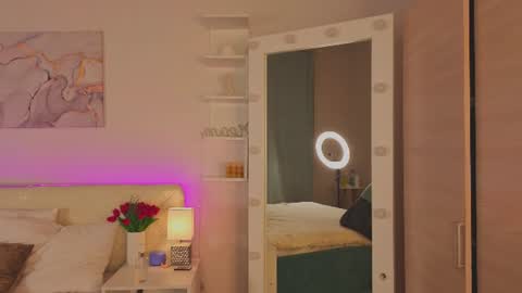 Snapshot of reneefoxy_ chatting on 06-12-26, 01:04 reneefoxy_ online show from 06-12-26, 01:04