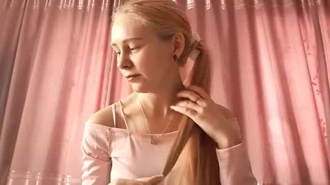 Snapshot of renettamaccarthy chatting on 03-05-26, 05:36 Lana online show from 03-05-26, 05:36