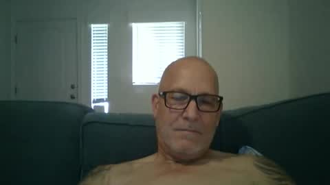 Snapshot of renewaz chatting on 04-24-26, 05:59 Renewaz online show from 04-24-26, 05:59